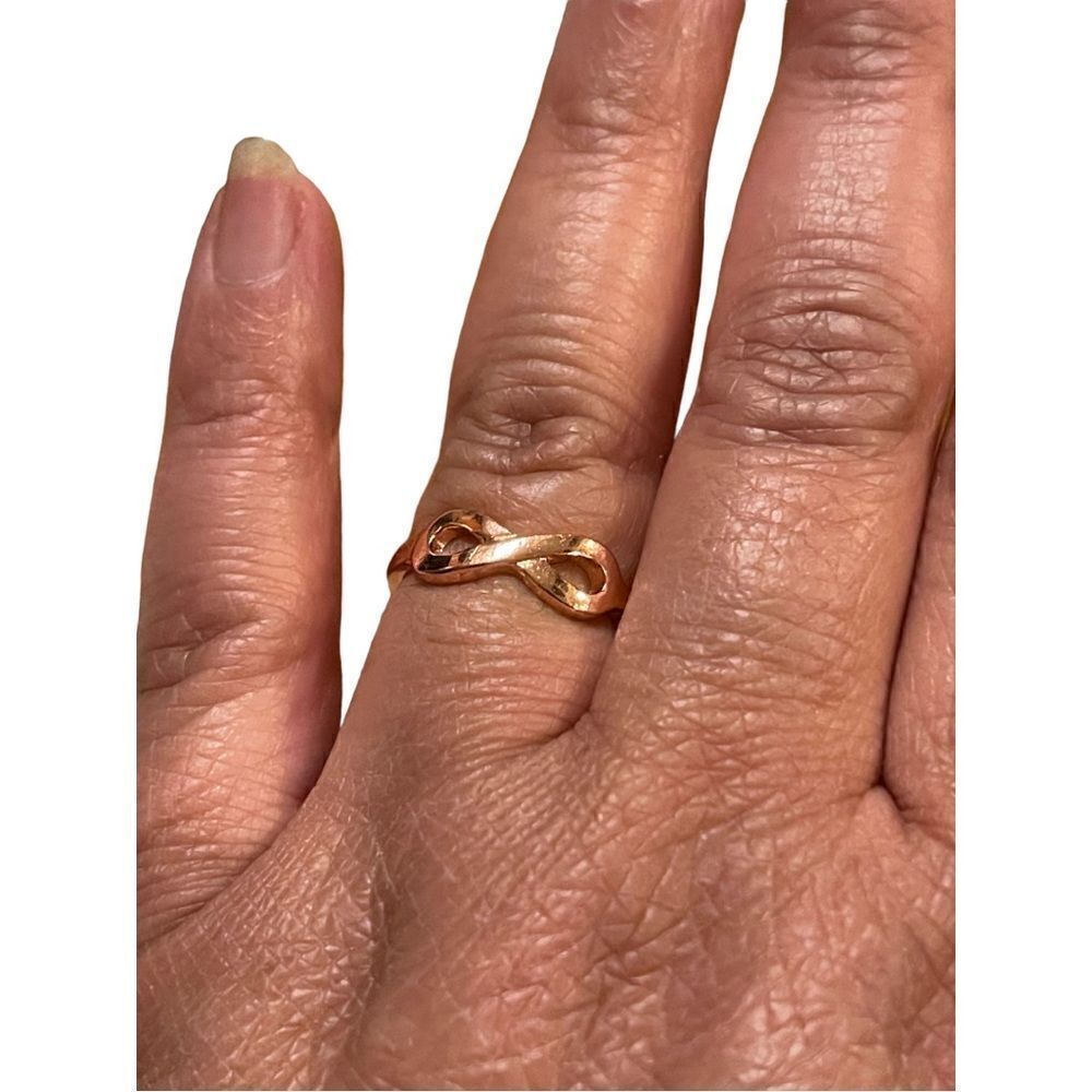 NWOT Rose Gold tone infinity ring US size 7.5